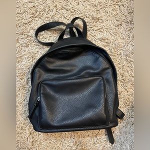 Universal thread small backpack